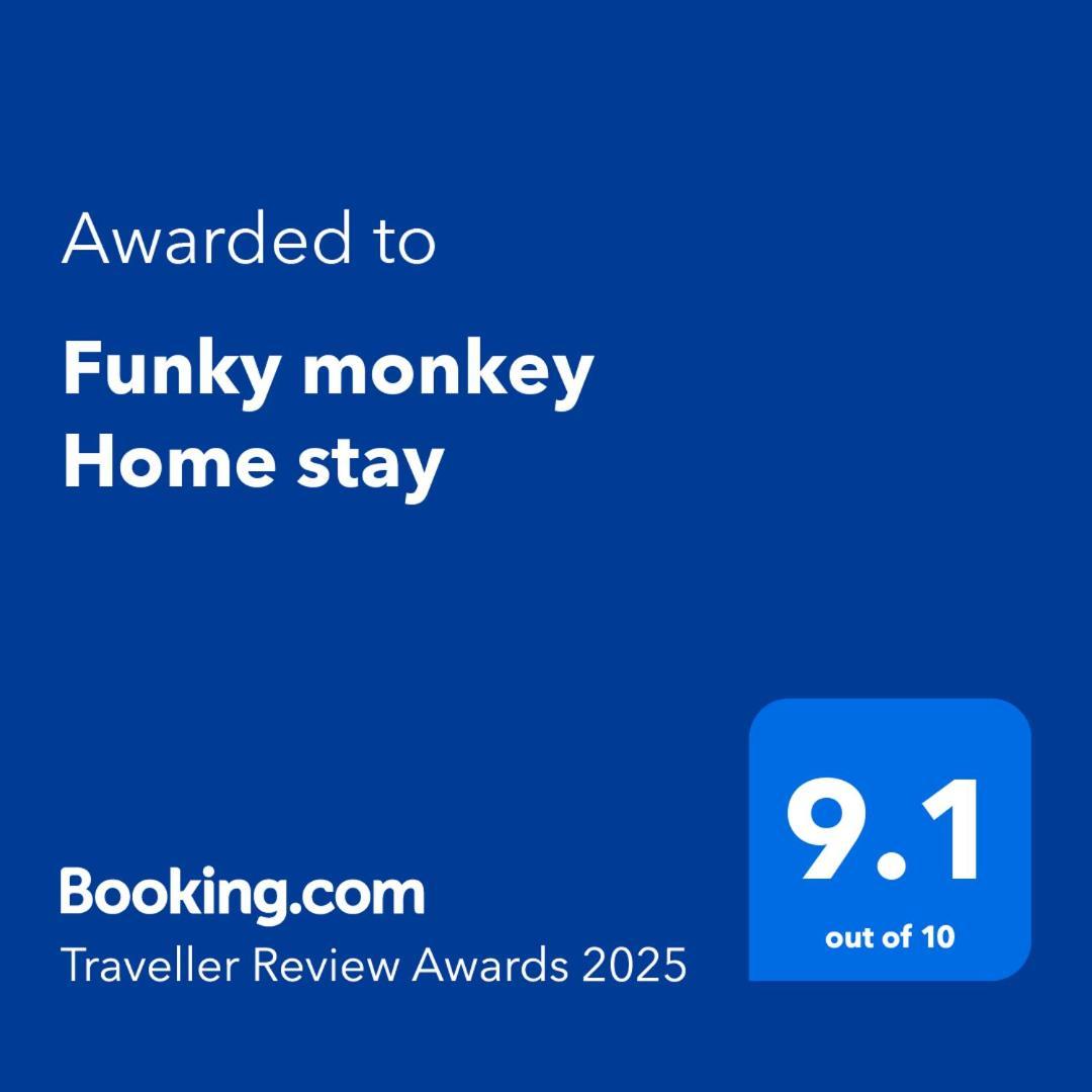 Funky Monkey Home Stay Hampi Esterno foto